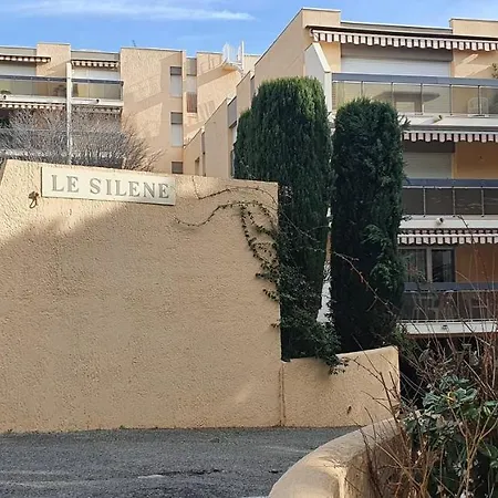 Апартаменты Le Silene *